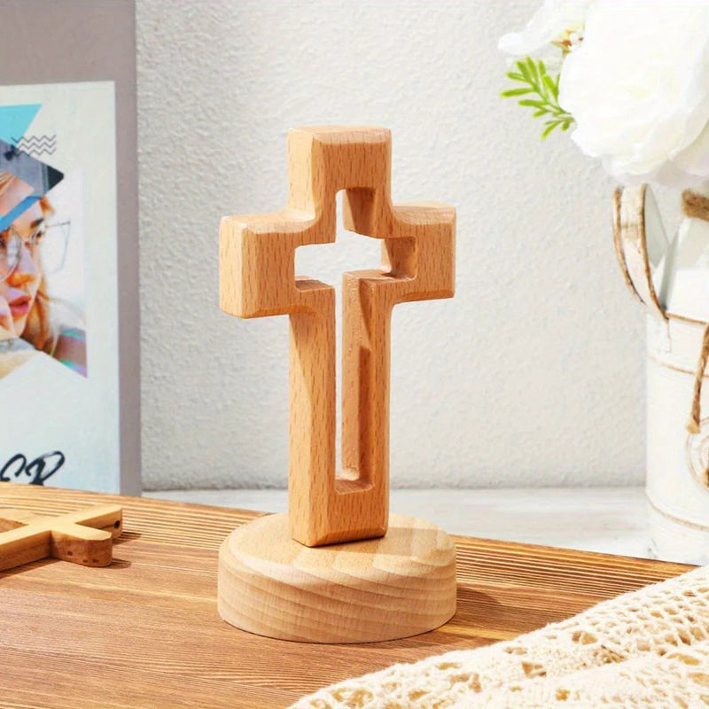 Croix chrétienne sur pied – Symbole de foi et de paix - Image #0