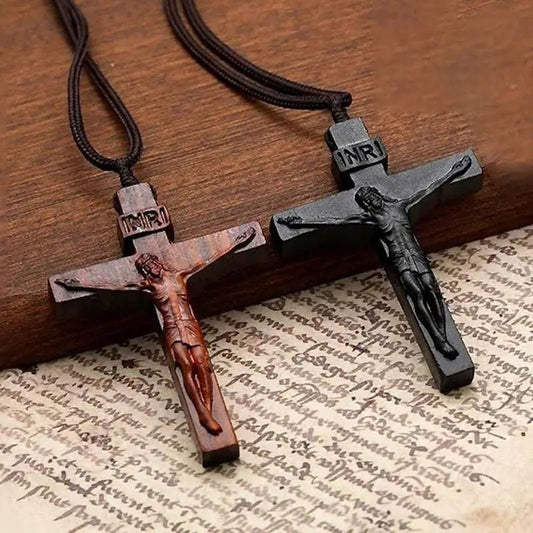 Collier Croix en Bois Jésus – Bijou Religieux Chrétien & Catholique - MonBerger
