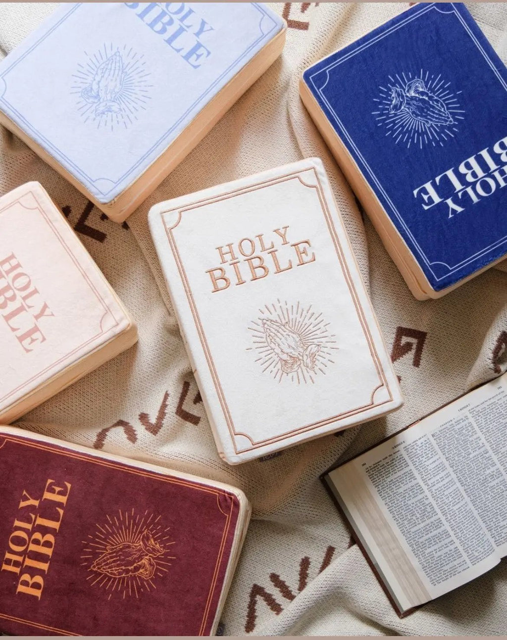 ✨ Oreiller en Forme de Bible – Confort & Sérénité Chrétienne 🕊️ - MonBerger